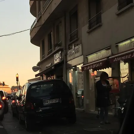 La Phalene Elodie Toulon