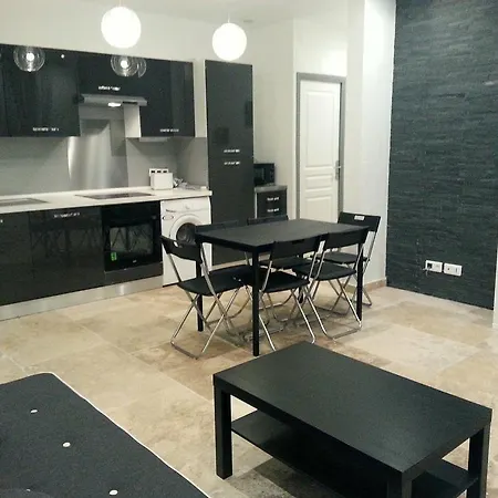 La Phalene Elodie Lejlighed *